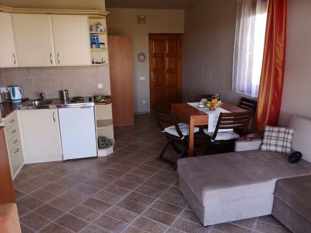 شقة Horvath Apartman Fonyód المظهر الخارجي الصورة